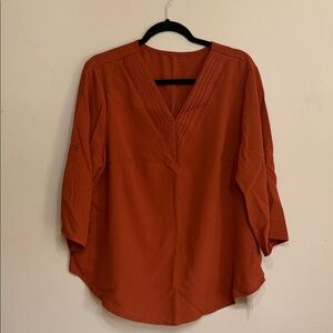 Emery Rose Women's V-Neck Rust Top